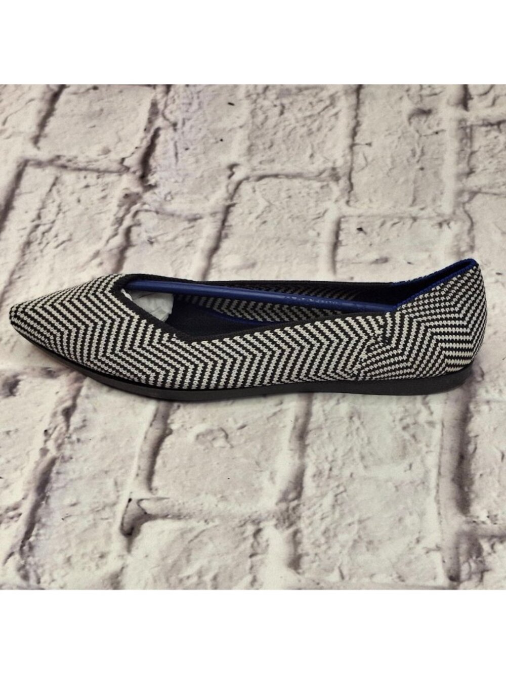 Rothys Womens Ballet Flats Size 5 Black & White Retired Pointed Toe EUC - Picture 2 of 7